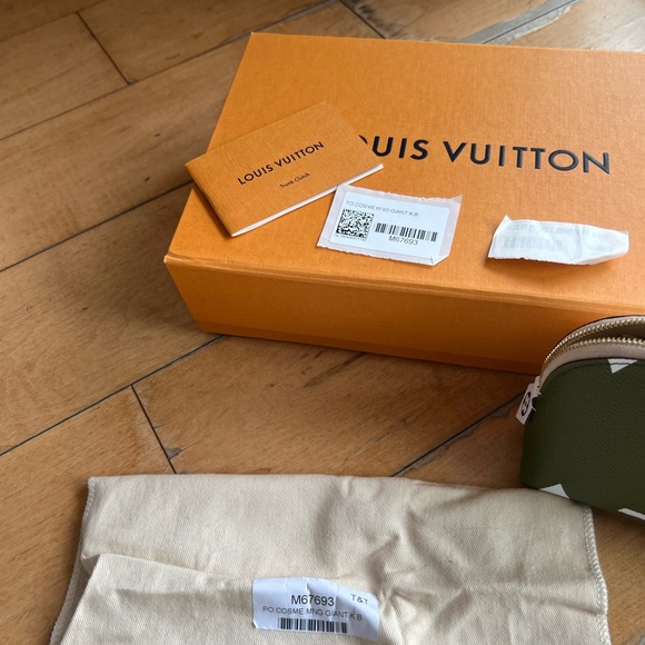 Louis Vuitton cosmetic case - Picture 13 of 13